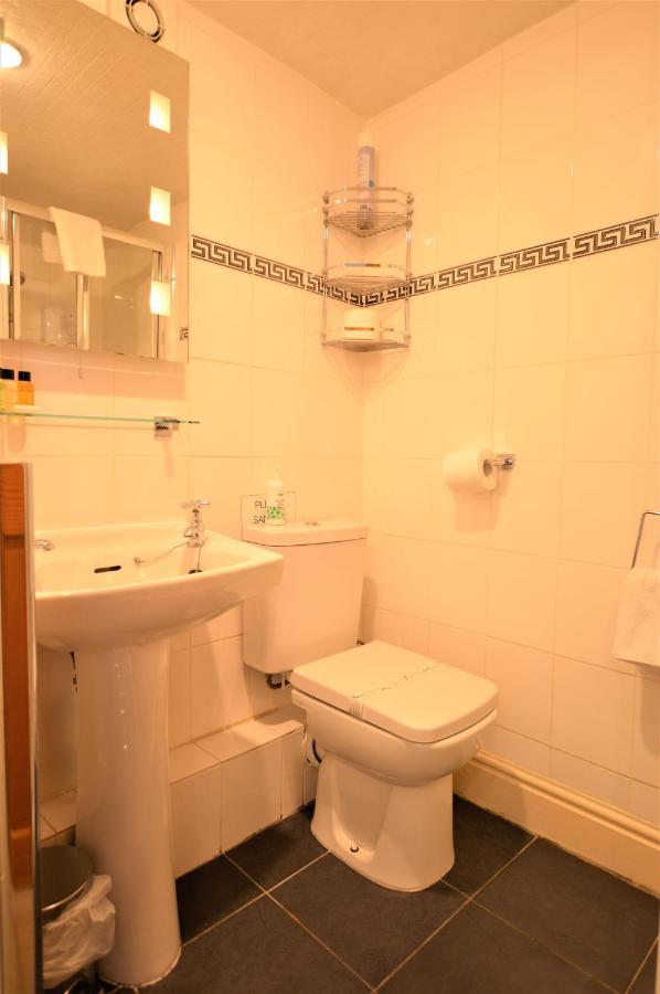 All Seasons Guest House Уиндермер Екстериор снимка